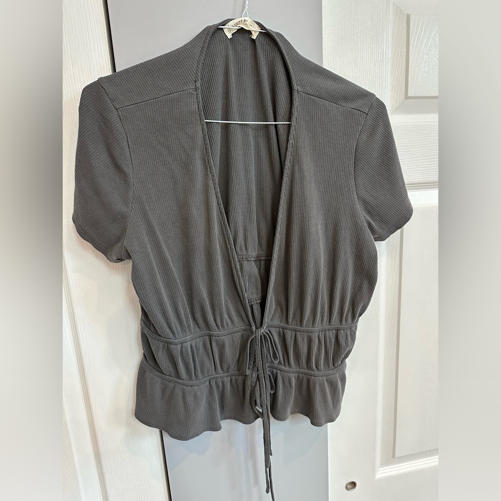 Gray top
